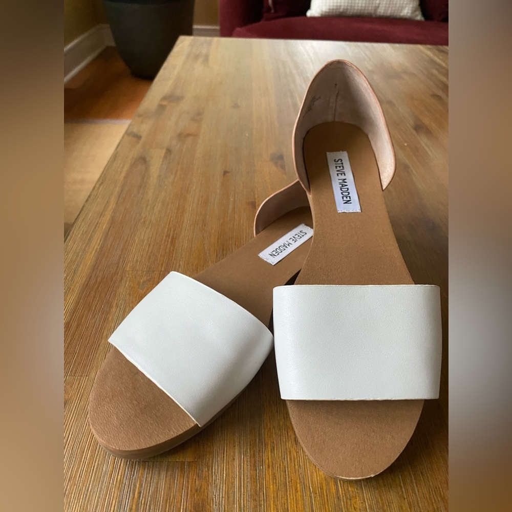 EUC Steve Madden Sidestep Sandal Size 8.5 Color light Pink and white